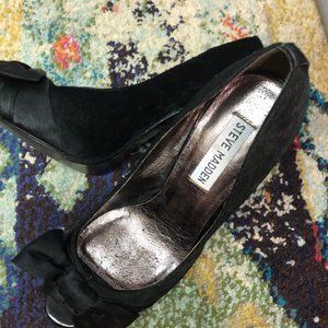 Steve Madden “Lovett” peep toe pump